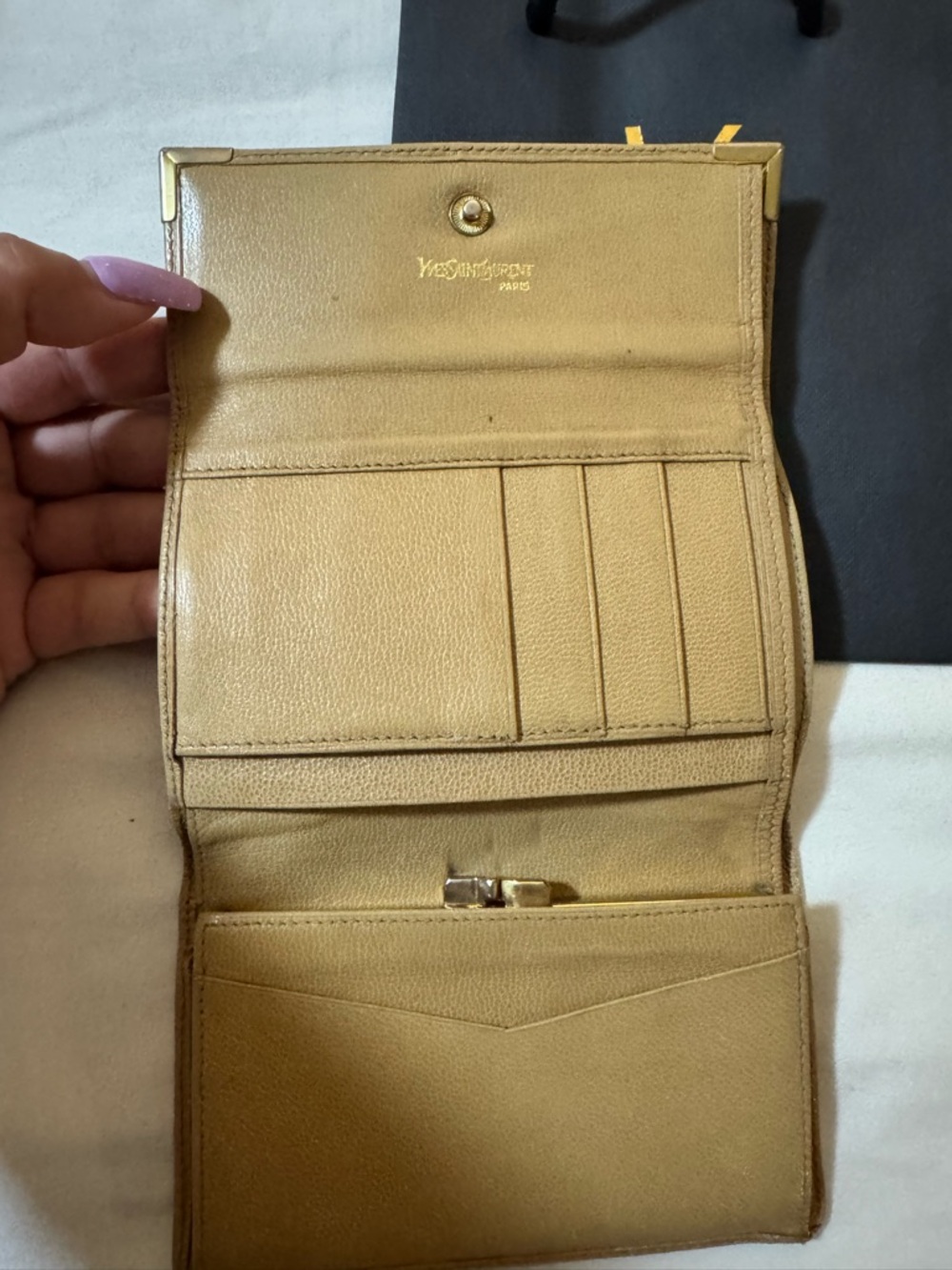 Yves Saint Laurent kiss 🔒 Leather Wallet with shopping bag - Picture 8 of 14